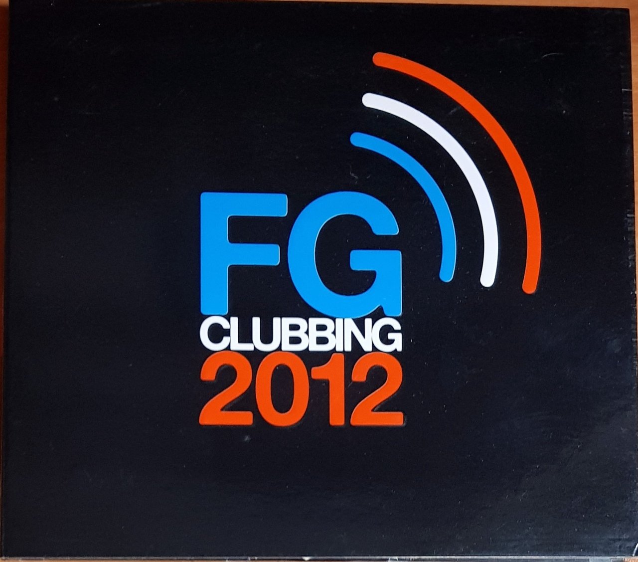FG CLUBBING 2012 / BEEGEE, MURAT UNCUOĞLU, MARTIN SOLVEIG, NOIR & HAZE, LARSE (2012) YENİ DÜNYA CD 2.EL