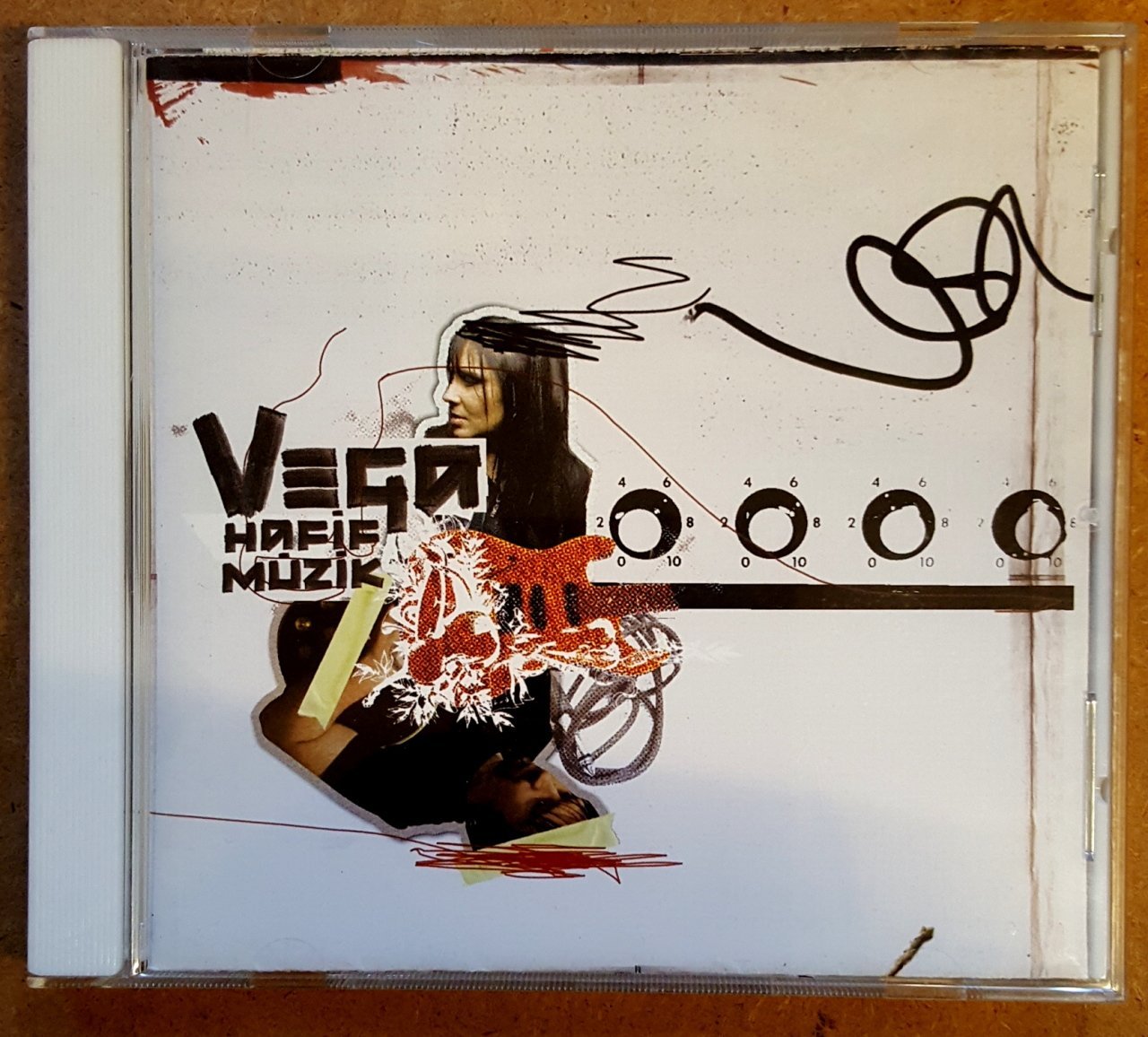 VEGA HAFİF MÜZİK (2005) CD 2.EL