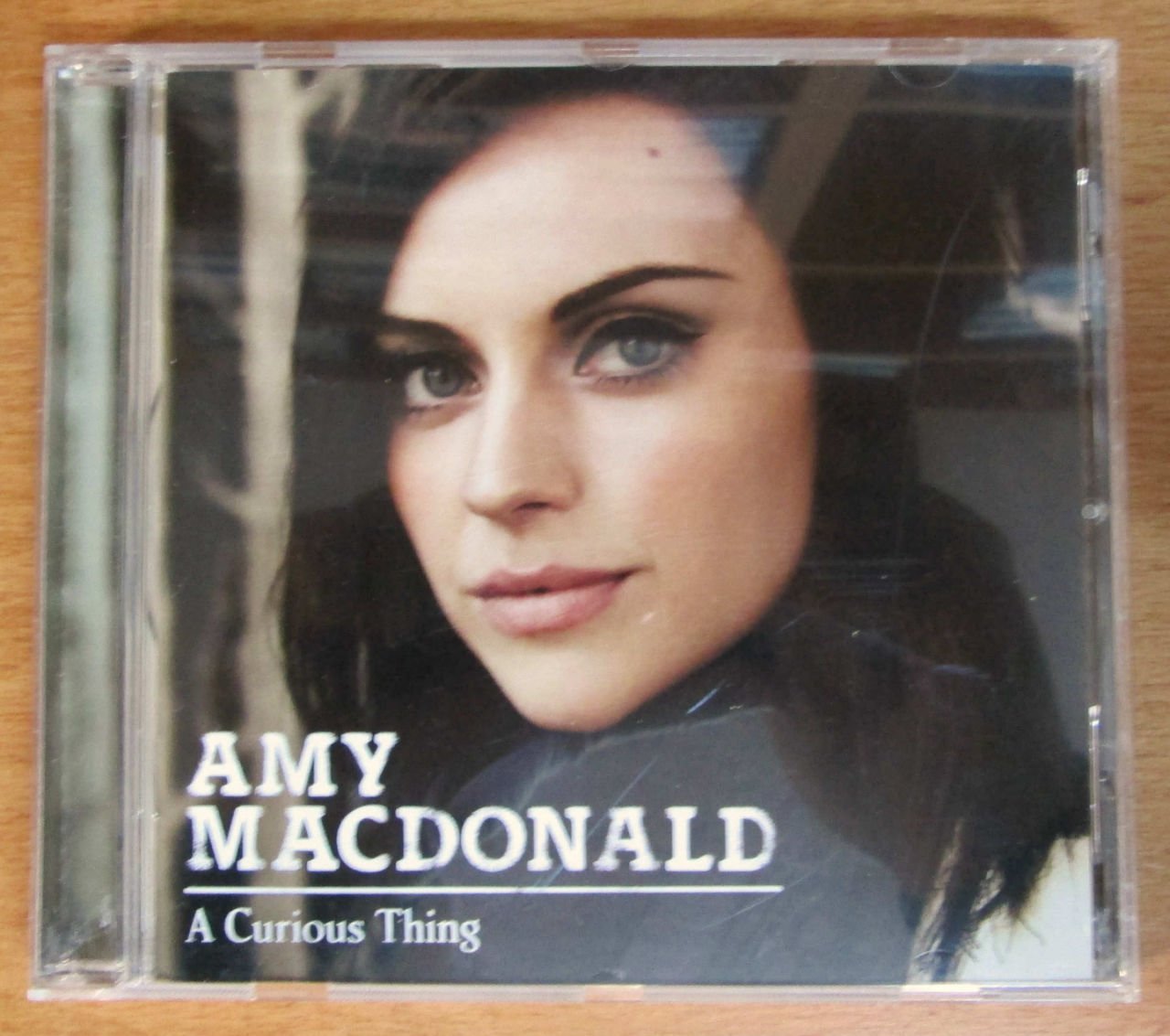 AMY MACDONALD - A CURIOUS THING (2010) - CD 2.EL