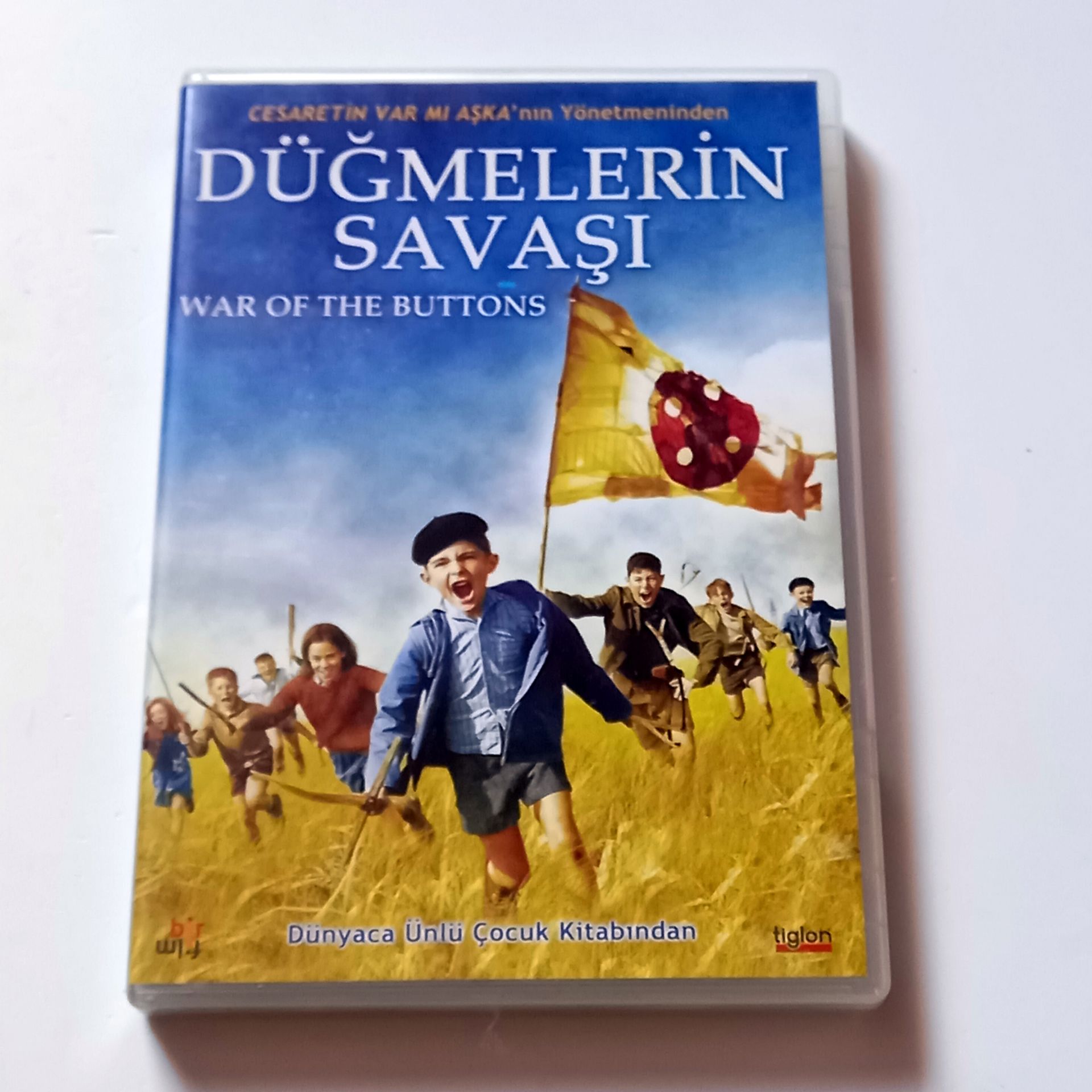 DÜĞMELERİN SAVAŞI - WAR OF THE BUTTONS - ERIC ELMOSNINO, MATHILDE SEIGNER, YÖN.: YANN SAMUELL  - DVD 2.EL