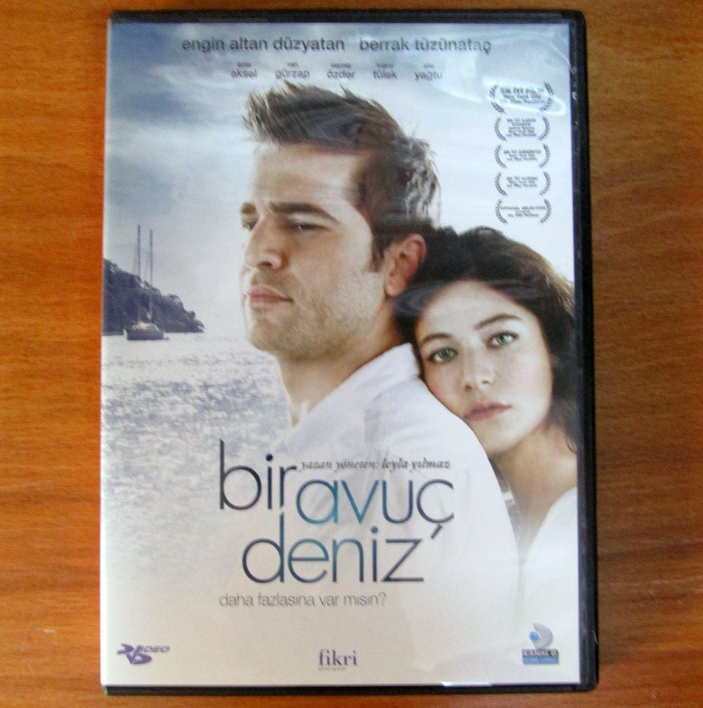 BİR AVUÇ DENİZ - ENGİN ALTAN DÜZYATAN - BERRAK TÜZÜNATAÇ - LEYLA YILMAZ - DVD 2.EL