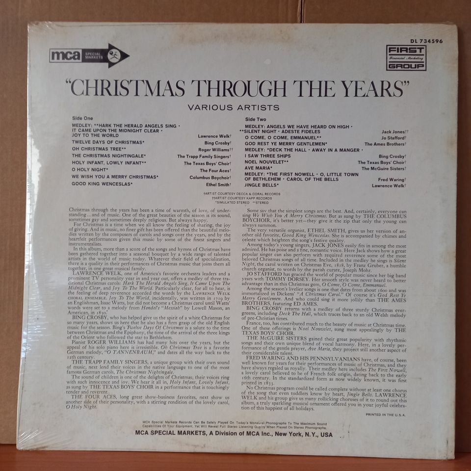 CHRISTMAS THROUGH THE YEARS / BING CROSBY, ROGER WILLIAMS, FRED WARNING, JACK JONES, LAWRENCE WELK, THE AMES BROTHERS (1969) - LP DÖNEM BASKISI SIFIR PLAK