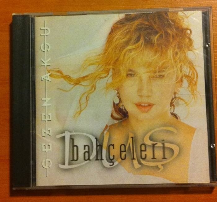 SEZEN AKSU - DÜŞ BAHÇELERİ CD UNIVERSAL 2.EL