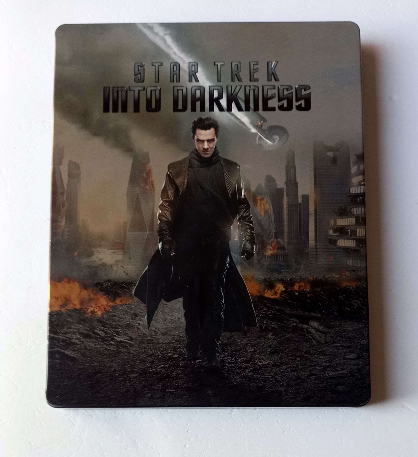 STAR TREK INTO DARKNESS - CHRIS PINE, ZACHARY QUINTO, SIMON PEGG - YÖN.: J.J. ABRAMS - 2BLU-RAY STEELBOOK METAL KUTU 2.EL TÜRKÇE ALTYAZI YOKTUR