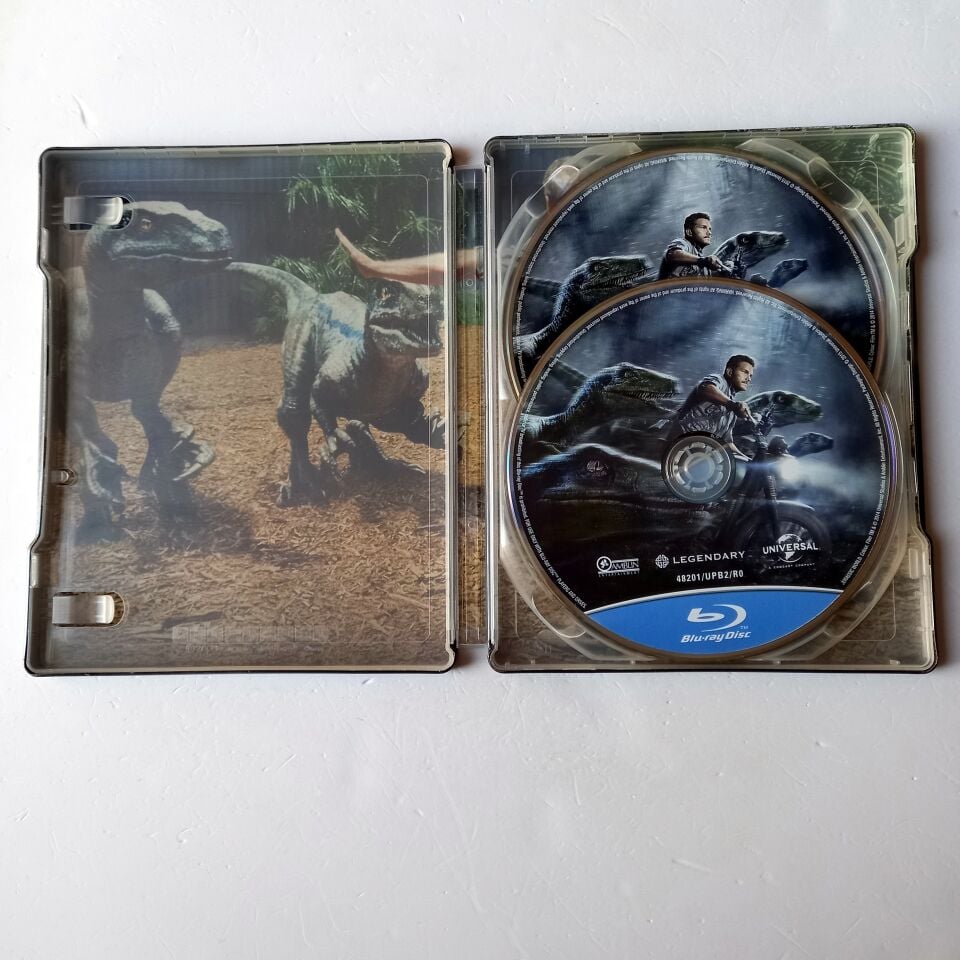 JURASSIC WORLD - CHRIS PRATT, BRYCE DALLAS HOWARD - YÖN.: COLIN TREVORROW - 2BLU-RAY STEELBOOK METAL KUTU 2.EL TÜRKÇE ALTYAZI YOKTUR