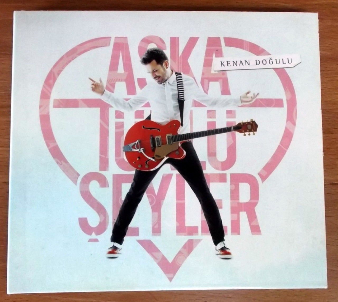 KENAN DOĞULU AŞKA TÜRLÜ ŞEYLER - CD 2.EL