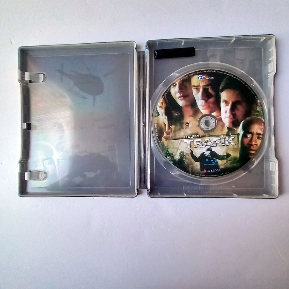 TRAFFIC - MICHAEL DOUGLAS, BENICIO DEL TORO, CATHERINE ZETA JONES - YÖN.: SEVEN SODERBERGH - BLU-RAY  STEELBOOK METAL KUTU 2.EL