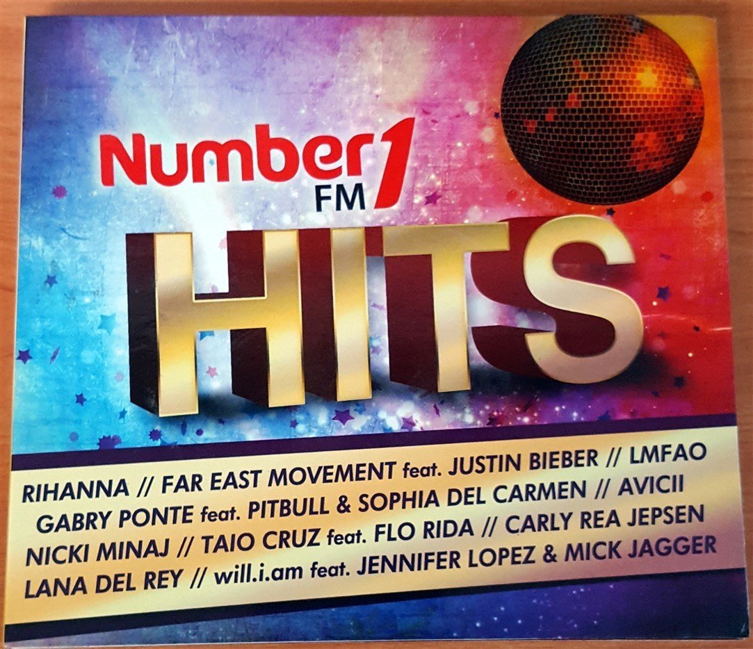 NUMBER 1 FM HITS - RIHANNA JUSTIN BIEBER LANA DEL RAY JLO CD 2.EL