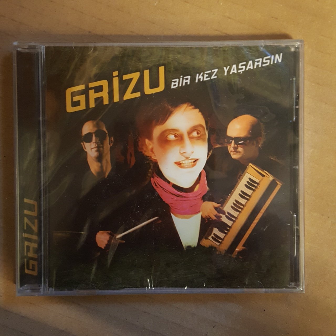 GRİZU - BİR KEZ YAŞARSIN (2011) - CD 2.EL