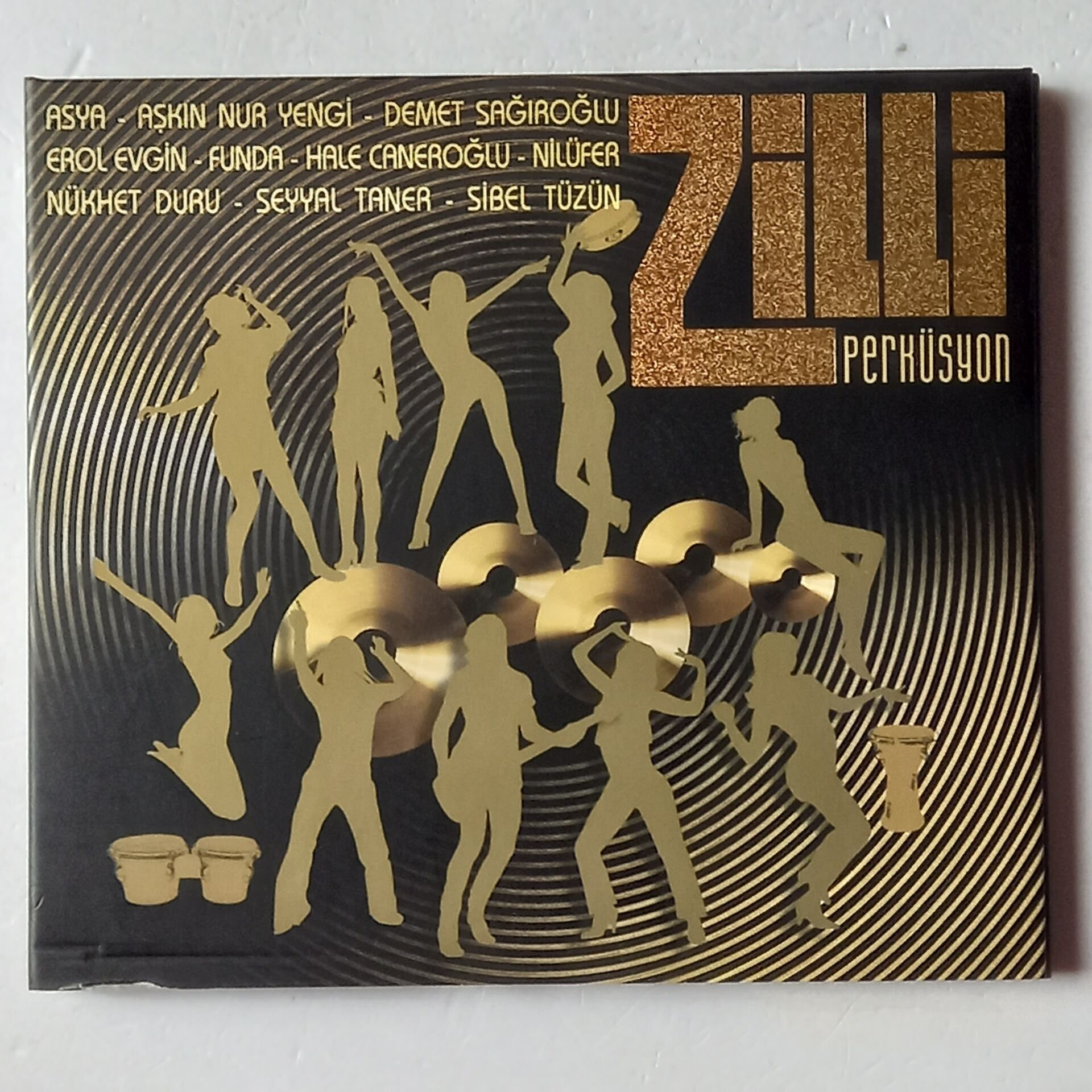 ZİLLİ PERKÜSYON - AŞKIN NUR YENGİ, DEMET SAĞIROĞLU, EROL EVGİN, NİLÜFER, NÜKHET DURU (2014) - CD 2.EL