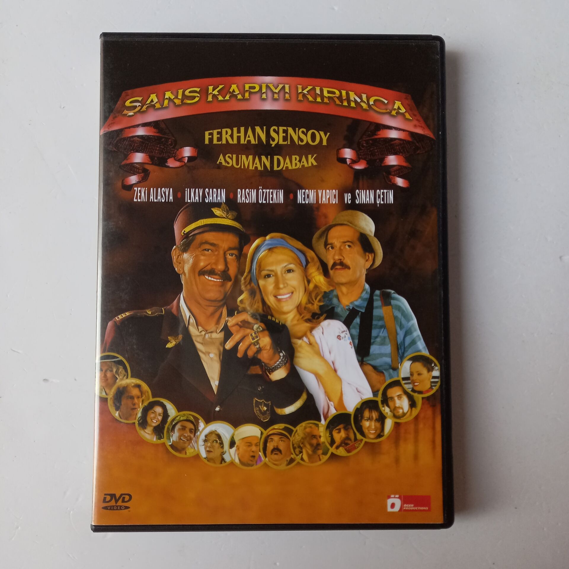 ŞANS KAPIYI KIRINCA - FERHAN ŞENSOY - ASUMAN DABAK - ZEKİ ALASYA - DVD 2.EL