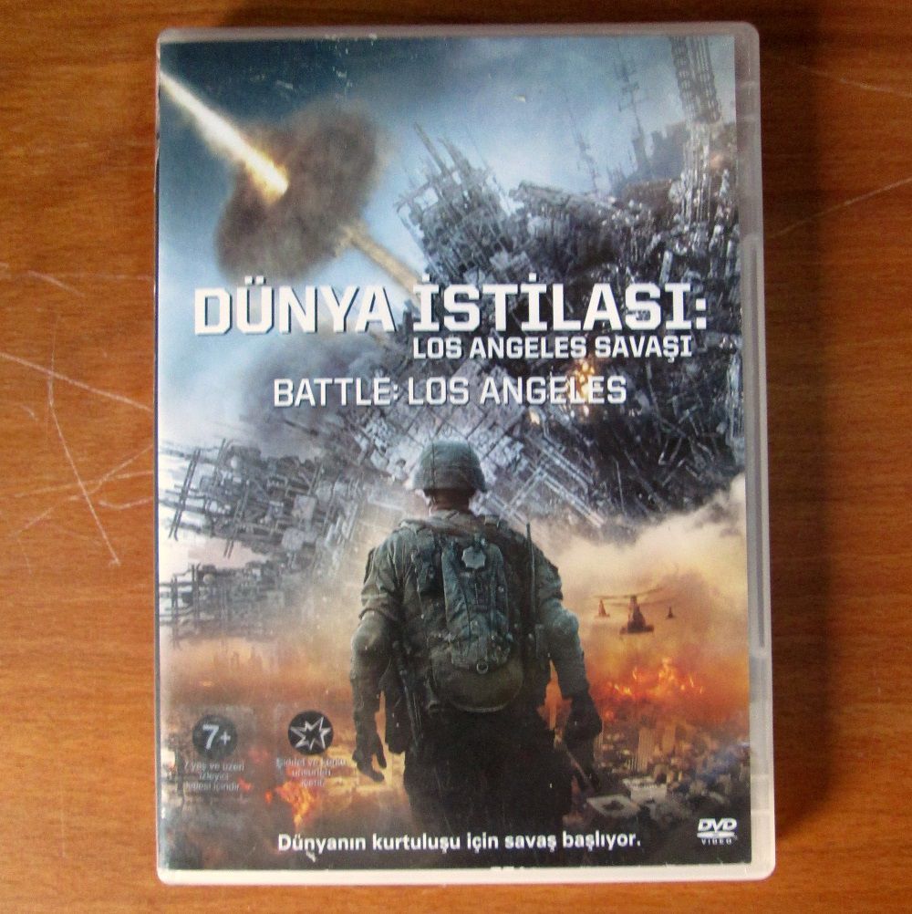 DÜNYA İSTİLASI: LOS ANGELES SAVAŞI - BATTLE: LOS ANGELES - AARON ECKHART - DVD 2.EL