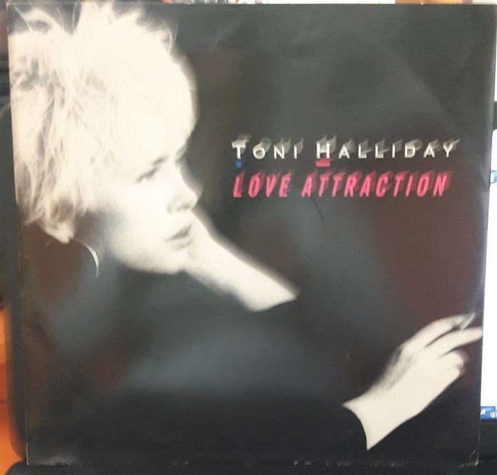 TONI HALLIDAY - LOVE ATTRACTION (1988) - 12'' MAXI SINGLE PLAK 2.EL