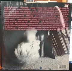 TONI HALLIDAY - LOVE ATTRACTION (1988) - 12'' MAXI SINGLE PLAK 2.EL