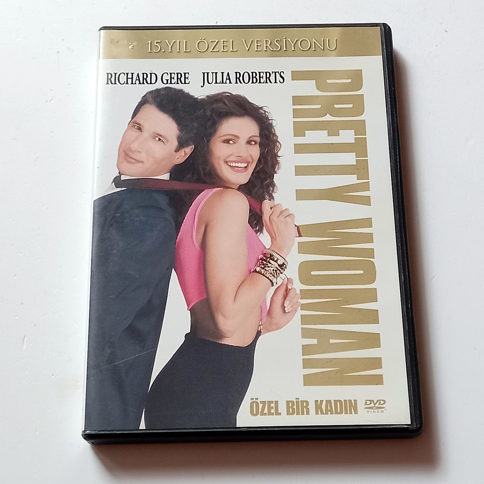 PRETTY WOMAN - ÖZEL BİR KADIN - RICHARD GERE, JULIA ROBERTS, YÖN.: GARRY MARSHALL - DVD 15.YIL ÖZEL VERSİYONU 2.EL