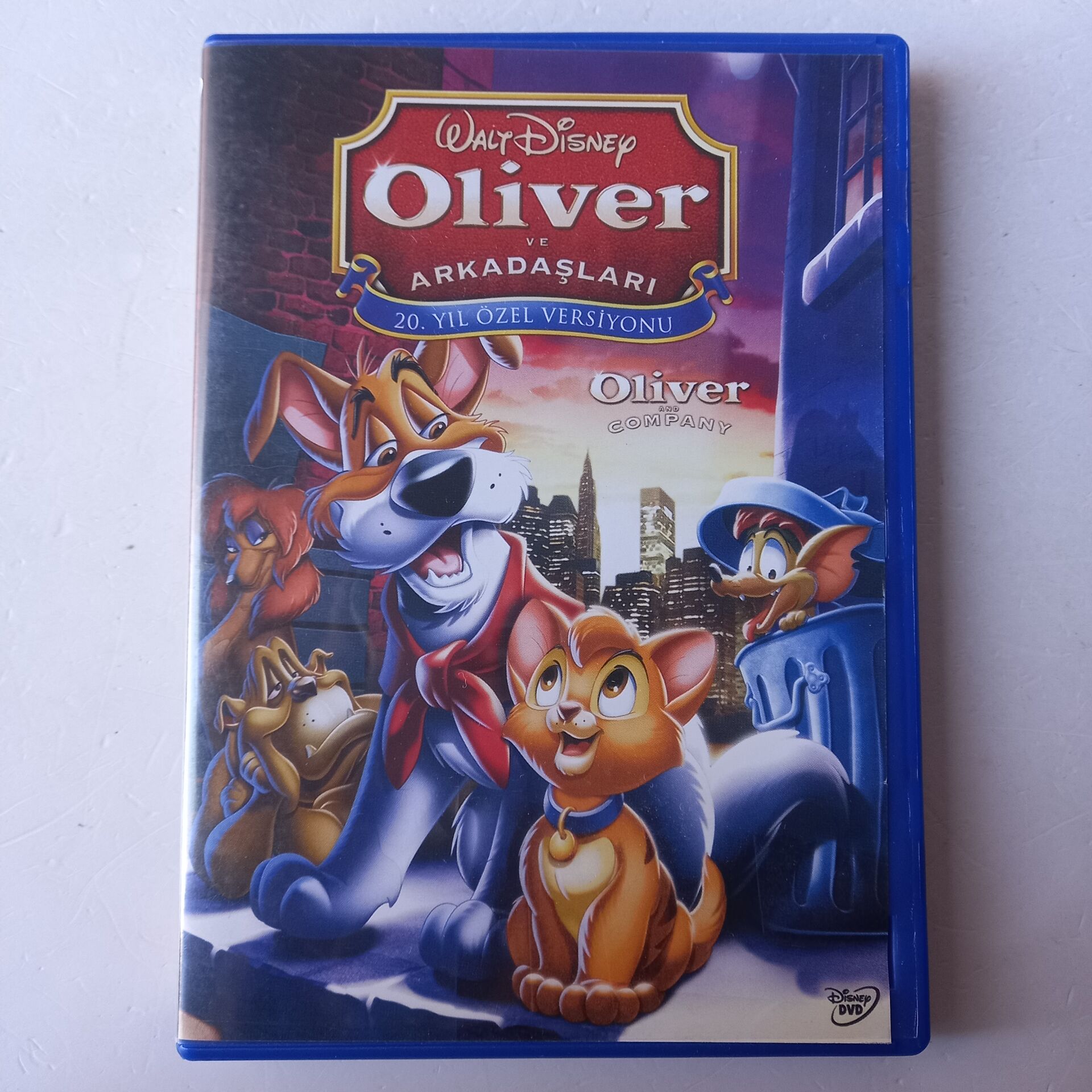 OLIVER VE ARKADAŞLARI / 20.YIL ÖZEL VERSİYONU - DVD 2.EL