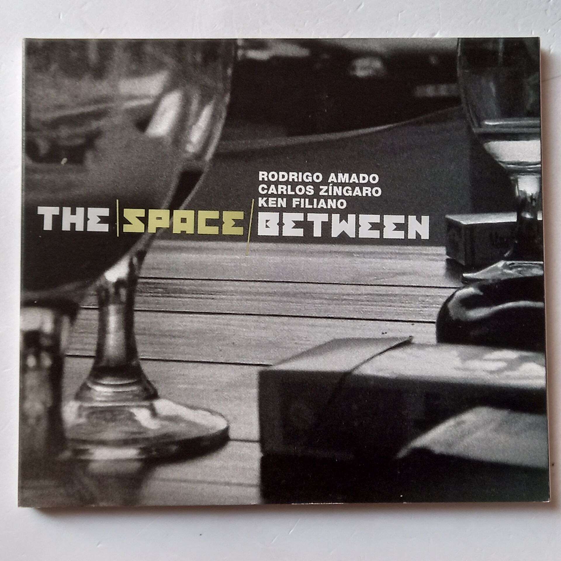 RODRIGO AMADO, CARLOS ZINGARO, KEN FILIANO – THE SPACE BETWEEN (2003) - CD DIGIPAK 2.EL