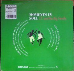 J.T. AND THE BIG FAMILY - MOMENTS IN SOUL (1989) - 12'' MAXI SINGLE PLAK 2.EL