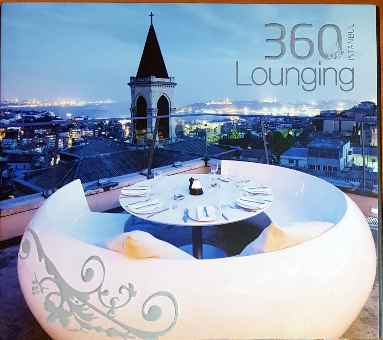 360 İSTANBUL LOUNGING / MERCAN DEDE, BARBAROS ERKÖSE, ALİHAN SAMEDOV, JAKATTA, SASHAN KHAN (2010) YENİ DÜNYA CD 2.EL