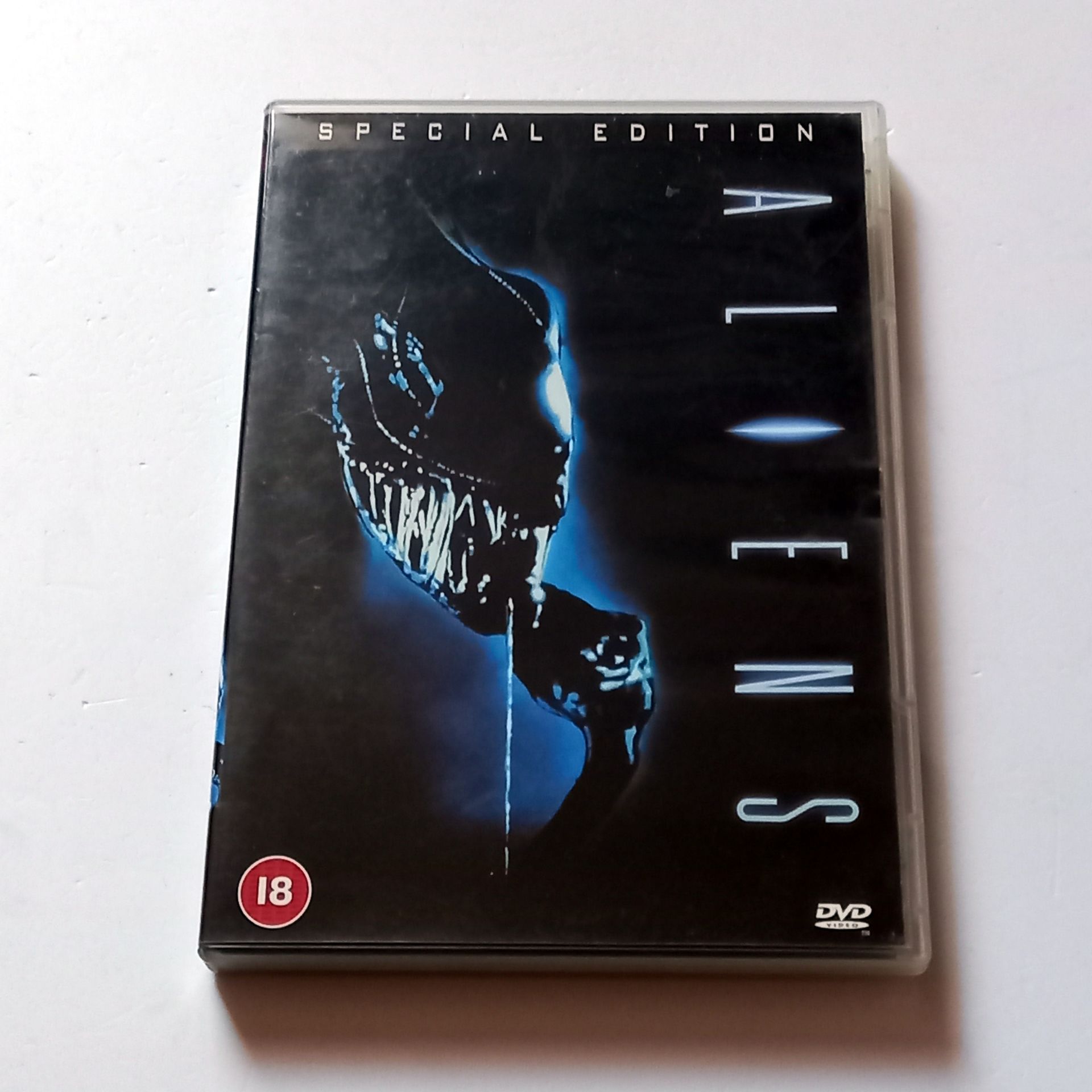 ALIENS - SPECIAL EDITION - SIGOURNEY WEAVER, MICHAEL BIEHN, YÖN.: JAMES CAMERON - DVD 2.EL TR ALTYAZI YOKTUR