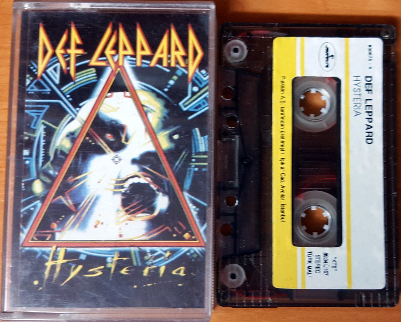 DEF LEPPARD - HYSTERIA (1989) PLAKSAN CASSETTE MADE IN TURKEY ''USED''