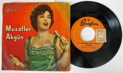 MUZAFFER AKGÜN - AY KARANLIK BULAMADIM - 45LİK