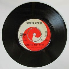 NESRİN SİPAHİ - GÜL AĞACI DEĞİLEM - 45LİK