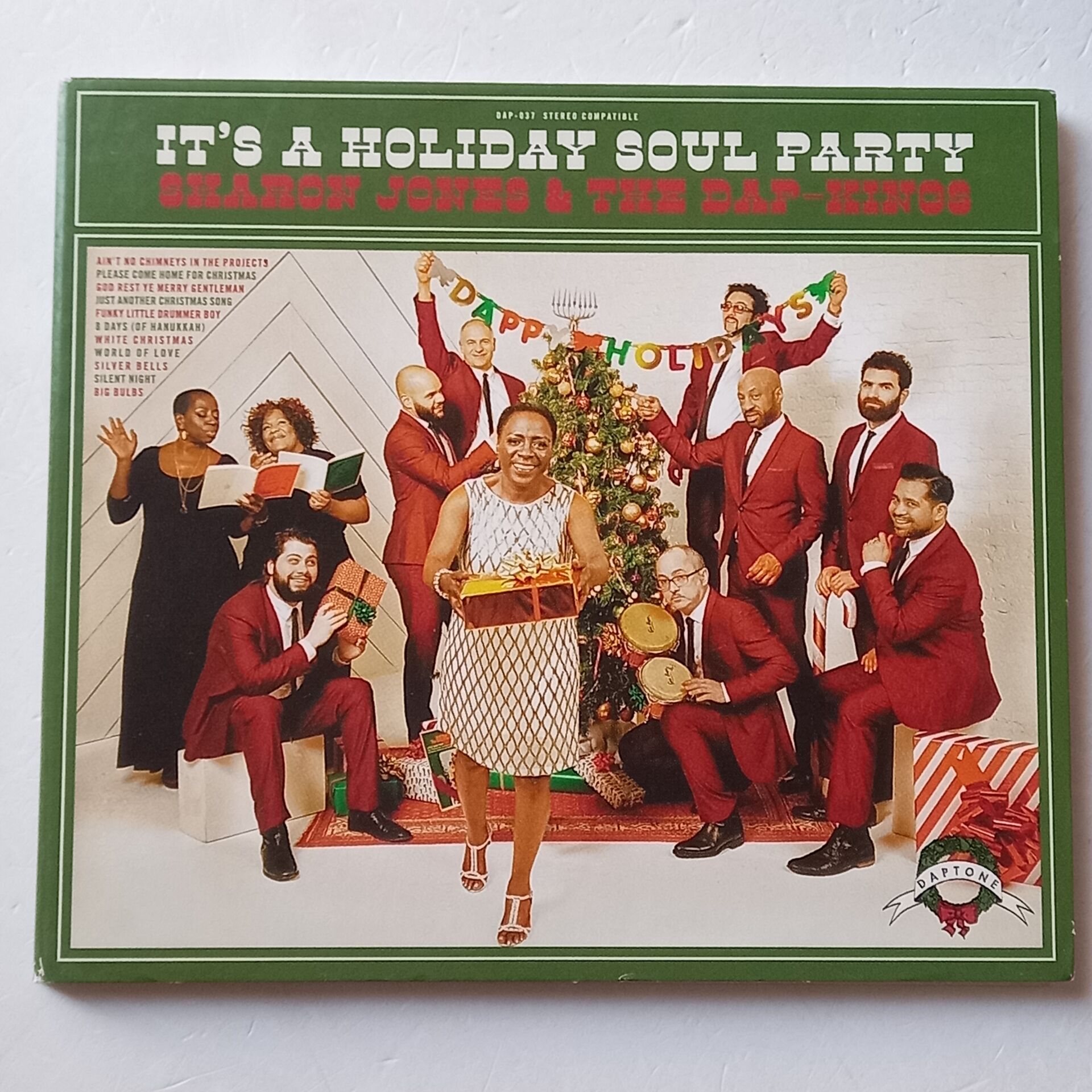 SHARON JONES & THE DAP-KINGS – IT'S A HOLIDAY SOUL PARTY (2015) - CD DIGIPAK 2.EL