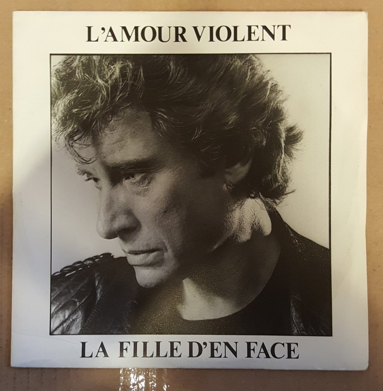 JOHNNY HALLYDAY - L'AMOUR VIOLENT / LA FILLE D'EN FACE - 7'' 45 DEVİR 2.EL PLAK