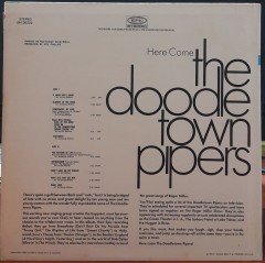 THE DOODLETOWN PIPERS - HERE COME - PLAK 2.EL
