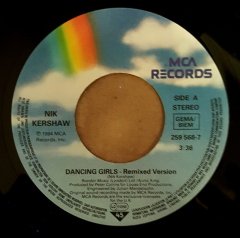 NIK KERSHAW - DANCING GIRLS (remixed) / SHE CRIES  - 7'' 45 DEVİR 2.EL PLAK