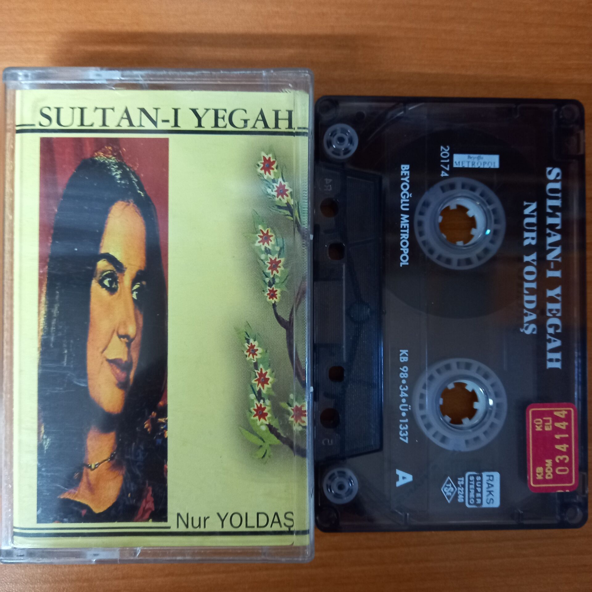 NUR YOLDAŞ - SULTAN-I YEGAH (1998) - KASET 2.EL