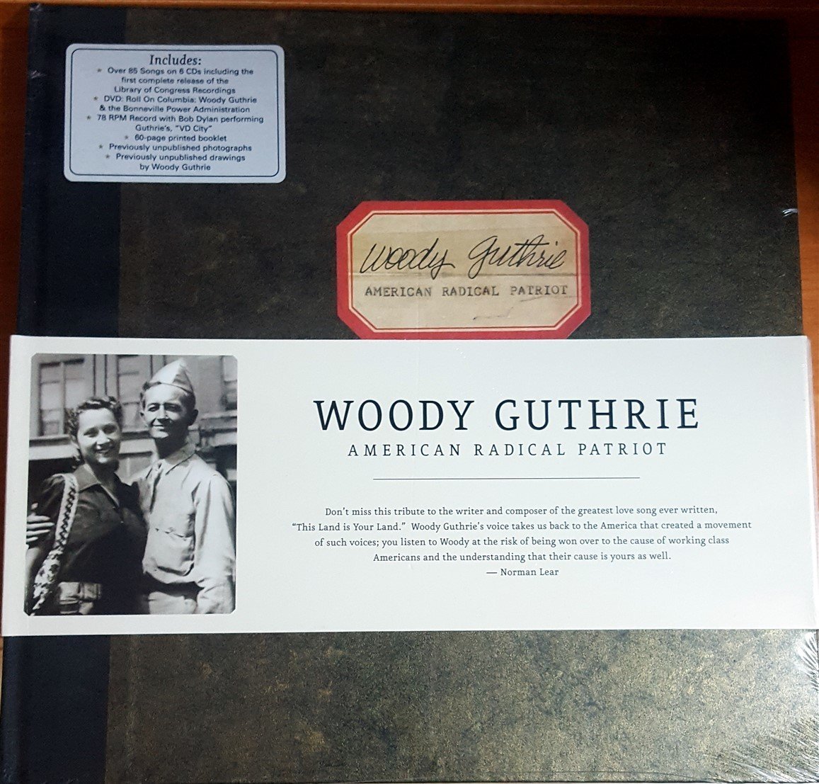 WOODY GUTHRIE - AMERICAN RADICAL PATRIOT BOX SET (2013) ROUNDER RECORDS 6CD+DVD+LP SIFIR