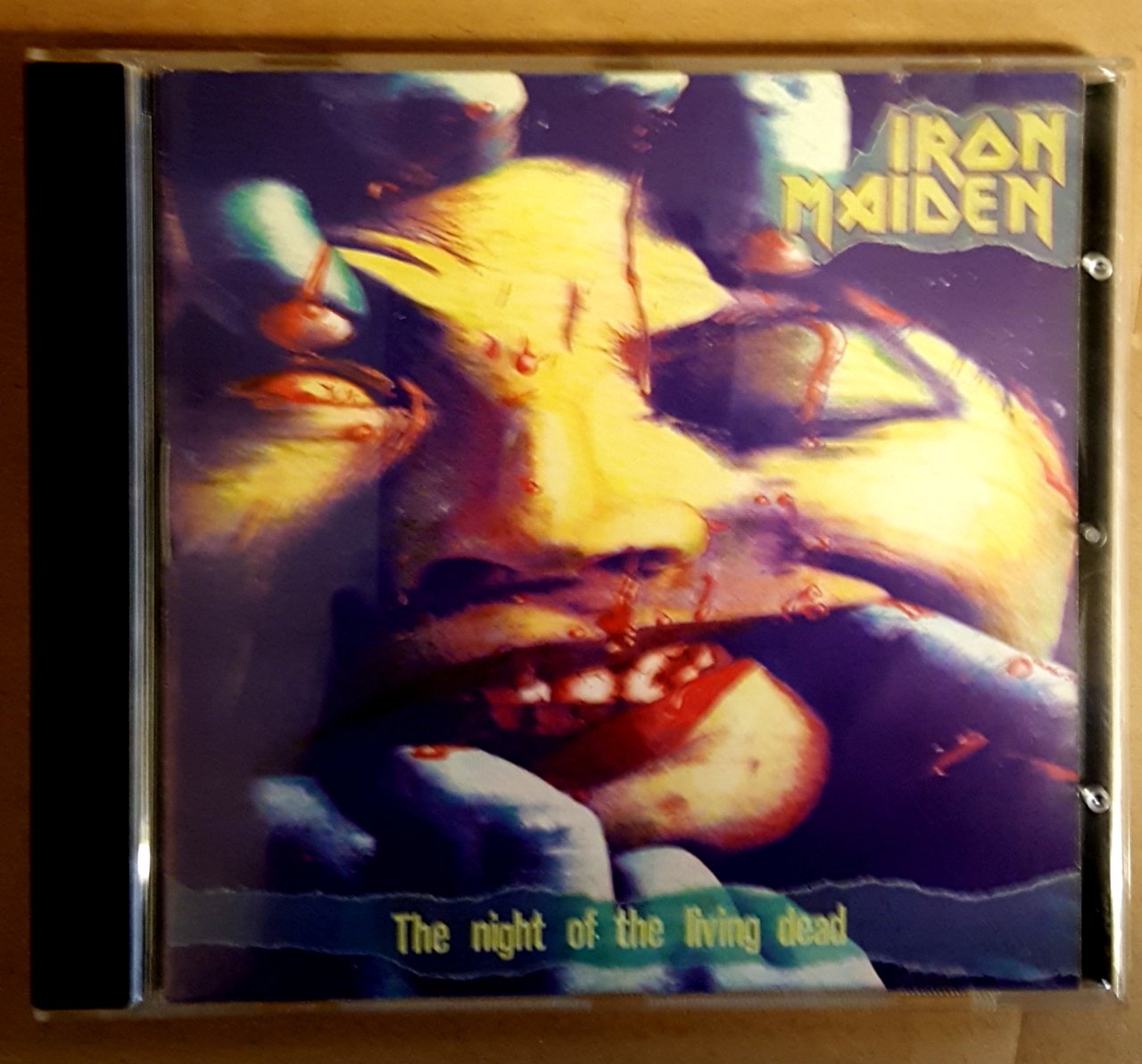 IRON MAIDEN - THE NIGHT OF THE LIVING DEAD / LIVE IN NEW YORK '82 - CD MADE IN ITALY BOOTLEG 2.EL