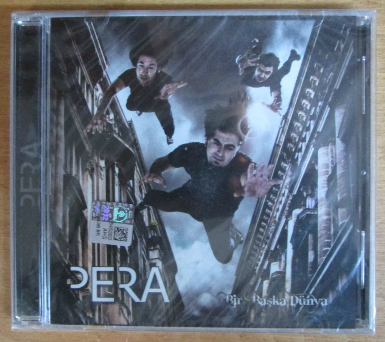 PERA - BİR BAŞKA DÜNYA - CD SIFIR