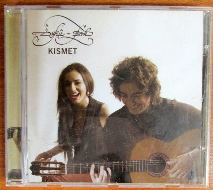 ÖYKÜ BERK - KISMET (2007) - CD EVLERİNİN ÖNÜ BOYALI DİREK 2.EL