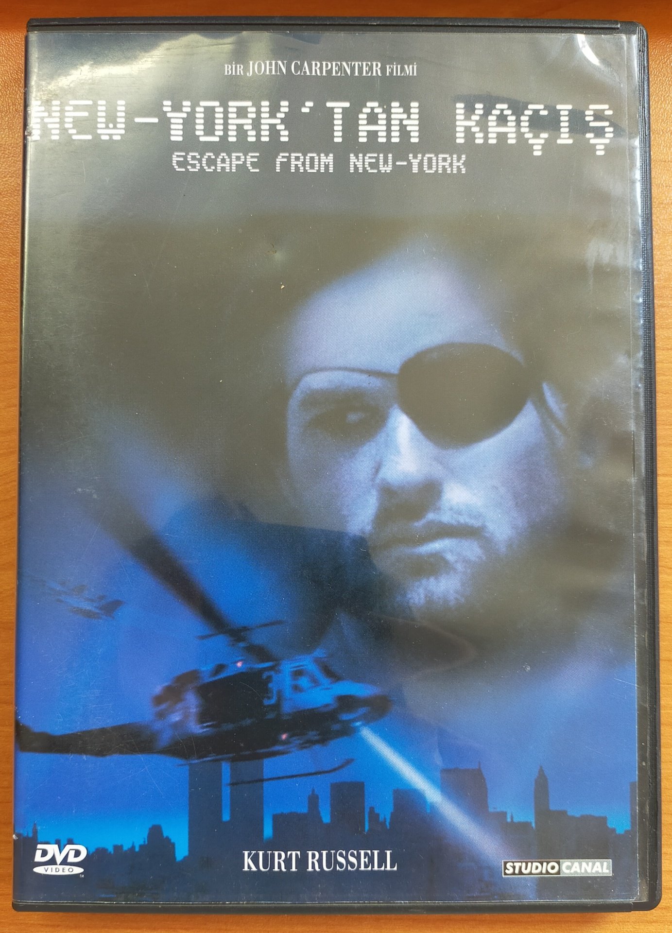 ESCAPE FROM NEW YORK - NEW YORK'TAN KAÇIŞ - JOHN CARPENER - KURT RUSSEL - DVD 2.EL