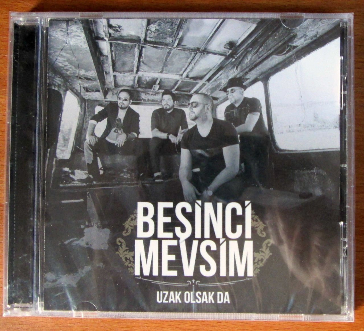 BEŞİNCİ MEVSİM - UZAK OLSAK DA (2015) - CD SOFT ROCK 2.EL