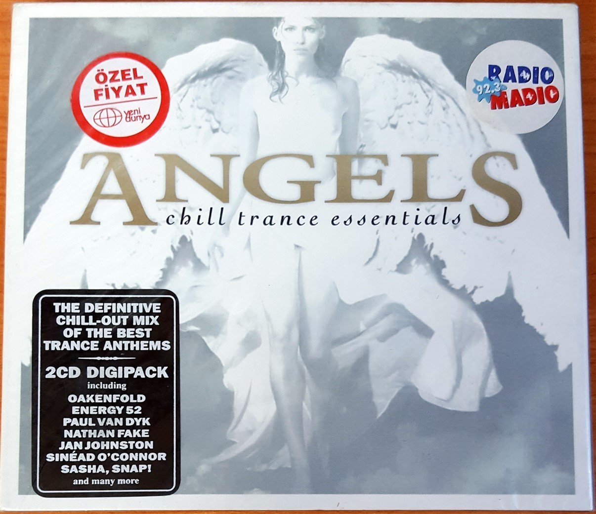 ANGELS - CHILL TRANCE ESSENTIALS (2004) OAKENFOLD PAUL VAN DKY ART OF TRANCE NATHAN FAKE 2CD SIFIR