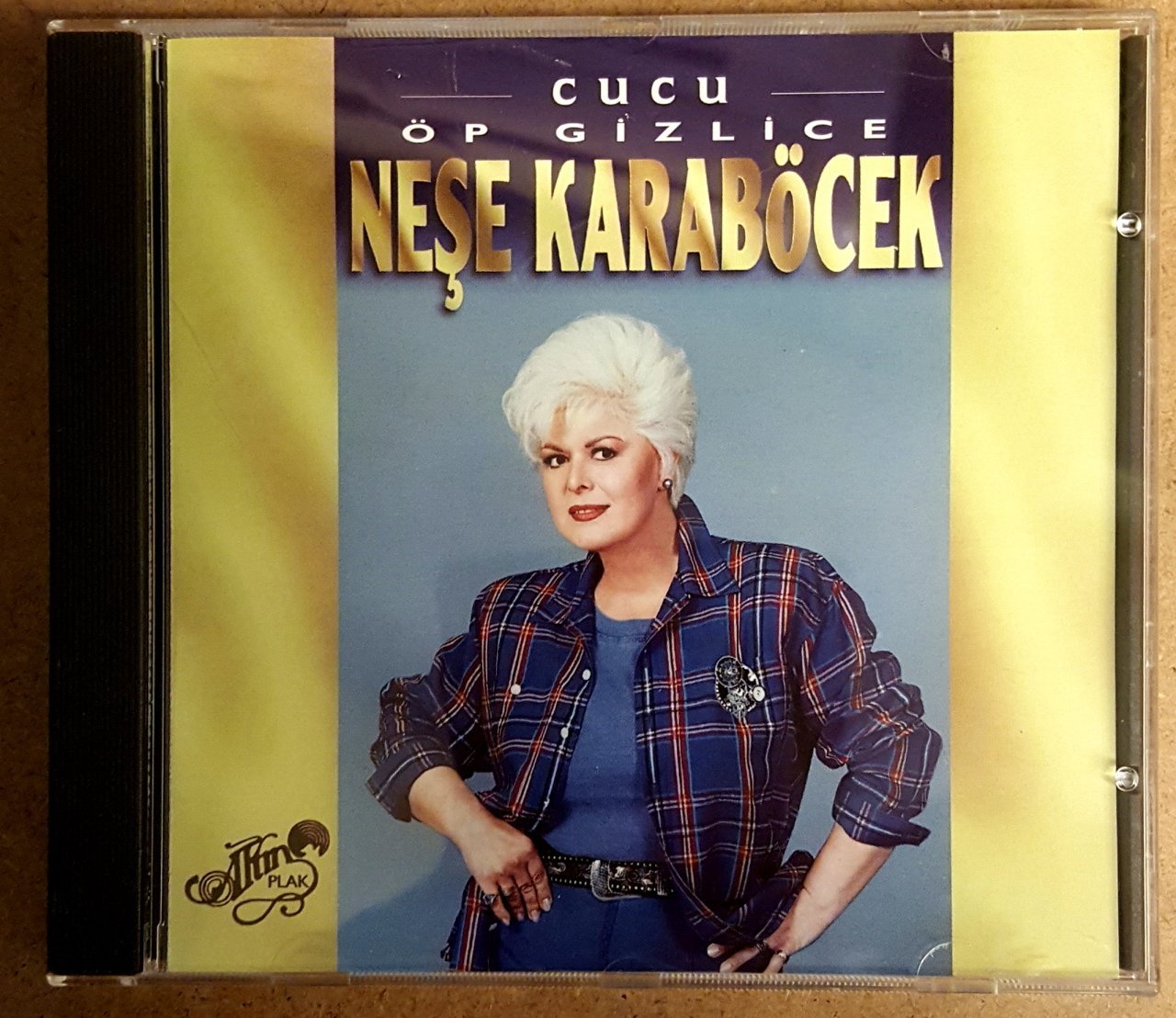 NEŞE KARABÖCEK - CUCU ÖP GİZLİCE (1995) - CD ALTIN PLAK 2.EL