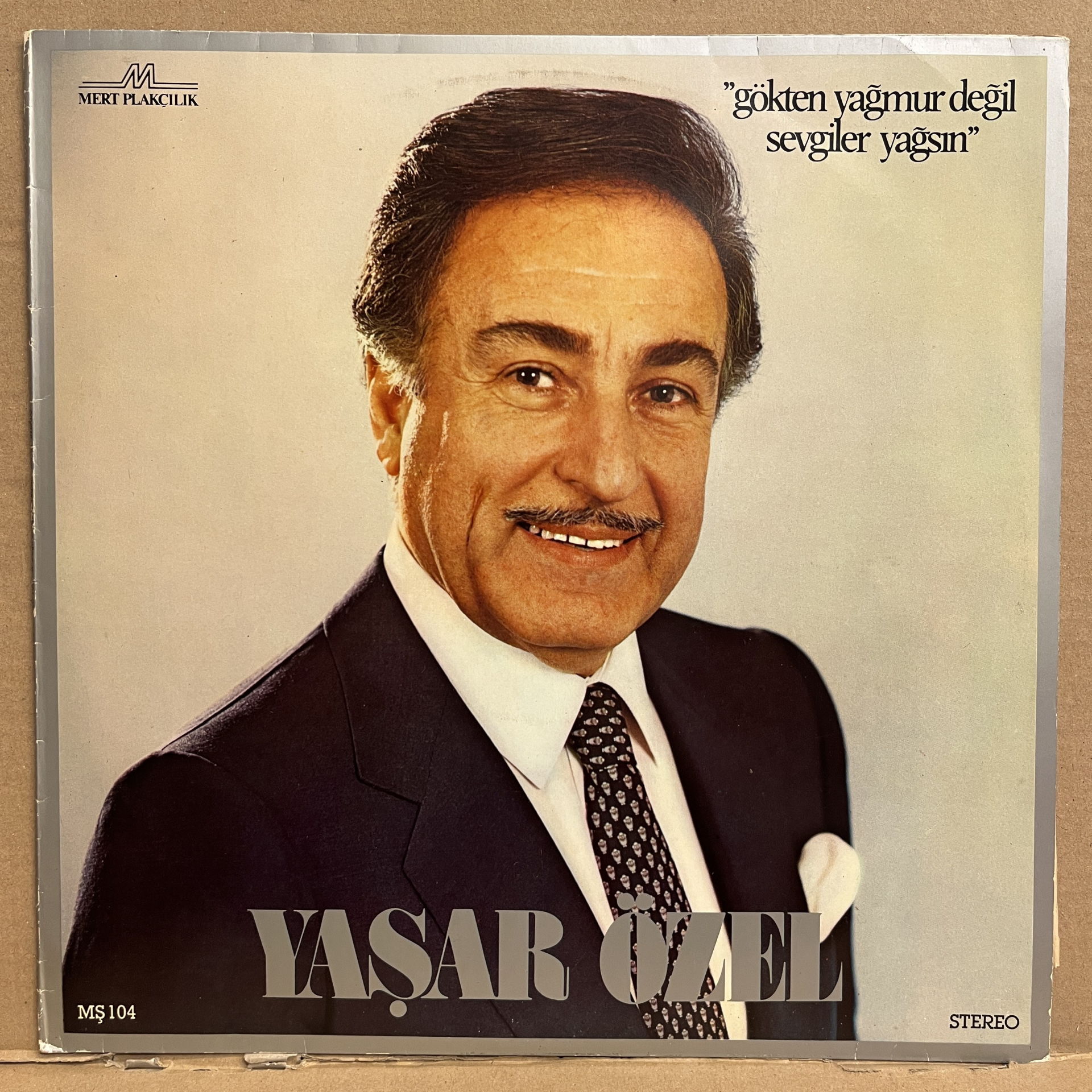 YAŞAR ÖZEL - GÖKTEN YAĞMUR DEĞİL SEVGİLER YAĞSIN (1984) - LP 2.EL PLAK