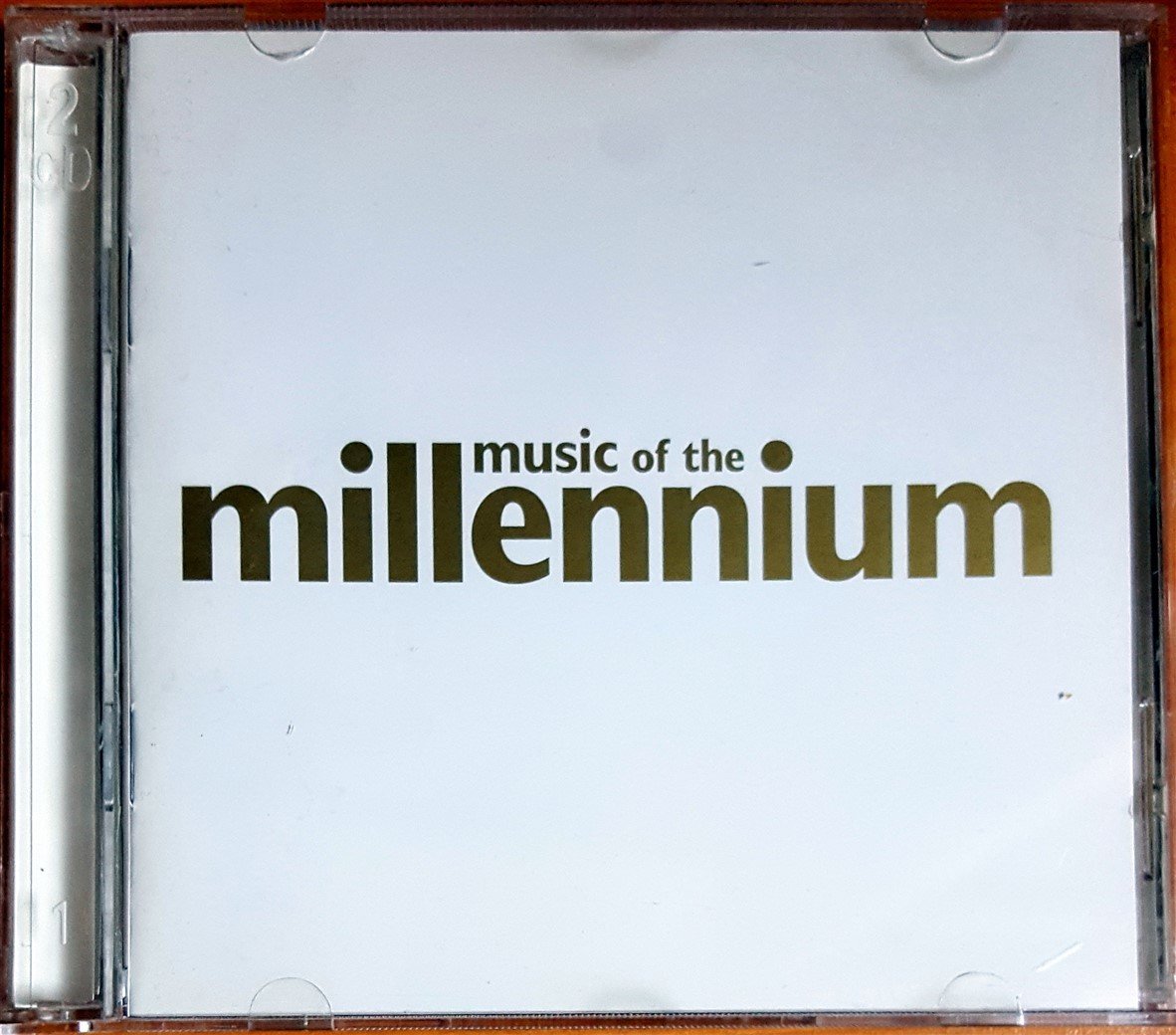 MUSIC OF THE MILLENIUM / QUEEN, ROLLING STONES, THE WHO, BON JOVI, SUPERTRAMP, DAVID BOWIE, TEXAS, BLONDIE, PRINCE, U2, ABBA (2000) 2CD 2.EL