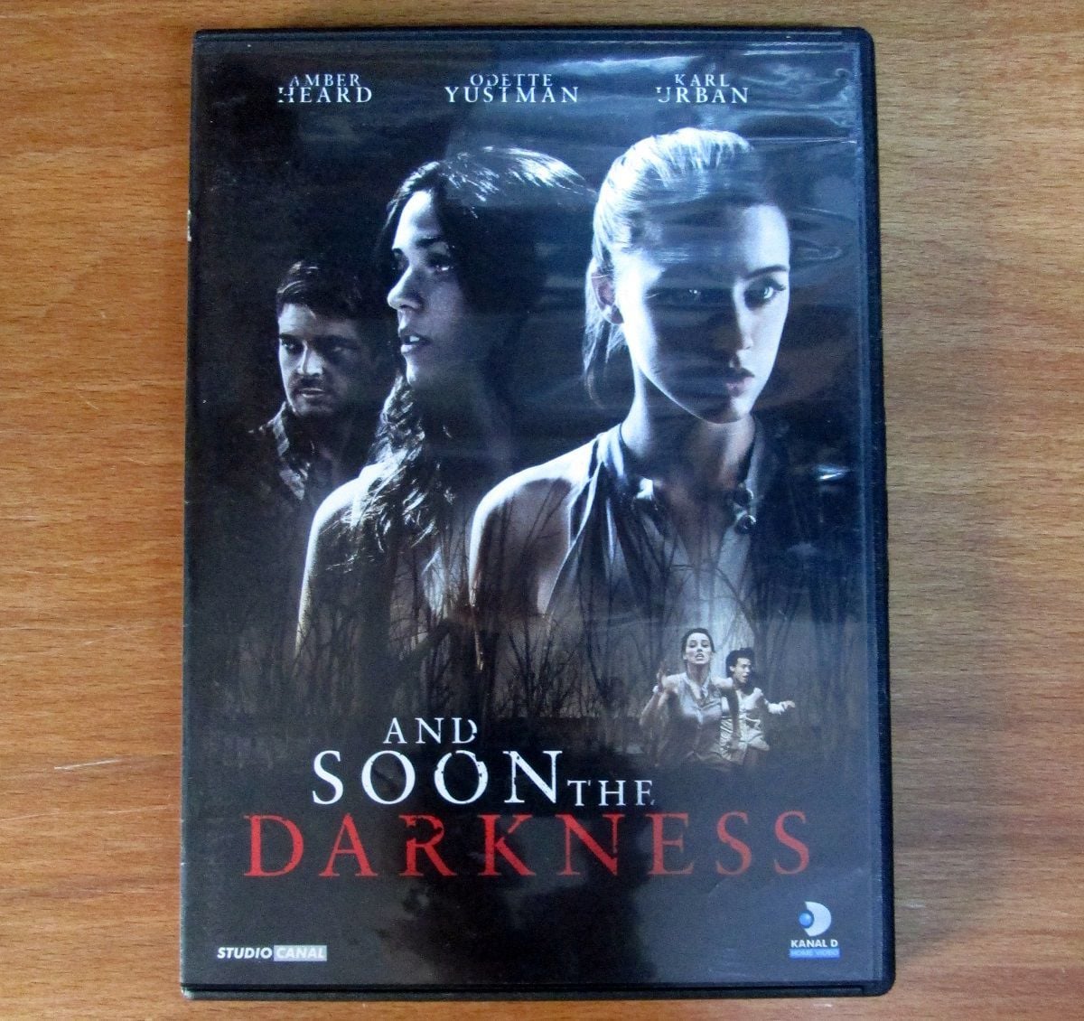 AND SOON THE DARKNESS AMBER HEARD - DVD 2.EL