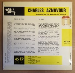 CHARLES AZNAVOUR - JE T'ATTENDS / DORS / LES DEUX PIGEONS / O TOI LA VIE (1963) - 7'' 45 DEVİR 2.EL PLAK