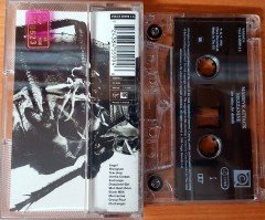 MASSIVE ATTACK - MEZZANINE (1998) CASSETTE MADE IN EU ''USED''
