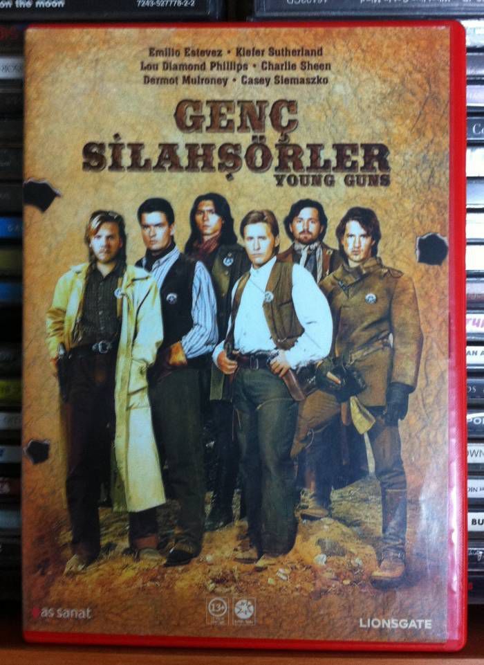 GENÇ SİLAHŞÖRLER - YOUNG GUNS - KIEFER SUTHERLAND - CHARLIE SHEEN - DVD 2.EL