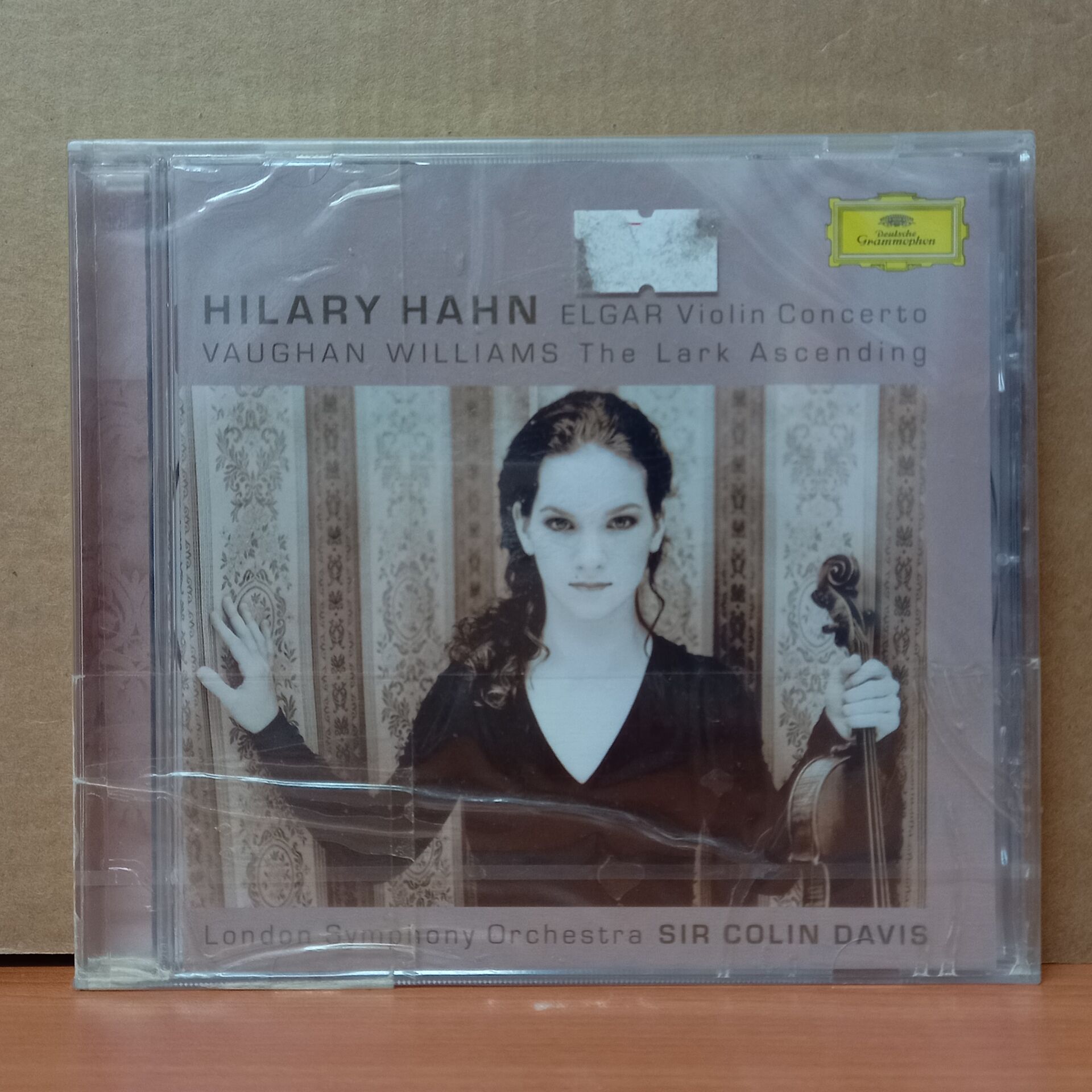 HILARY HAHN - ELGAR VIOLIN CONCERTO / VAUGHAN WILLIAMS - THE LARK ASCENDING / LONDON SYMPHONY ORCHESTRA, SIR COLIN DAVIS (2004) - CD SIFIR