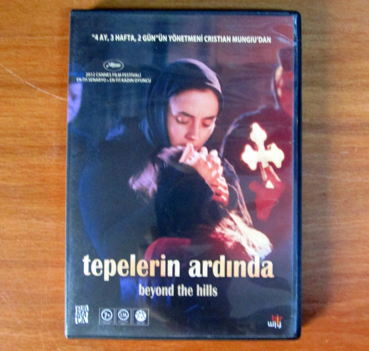 TEPELERİN ARDINDA (Romanya) DVD 2.EL