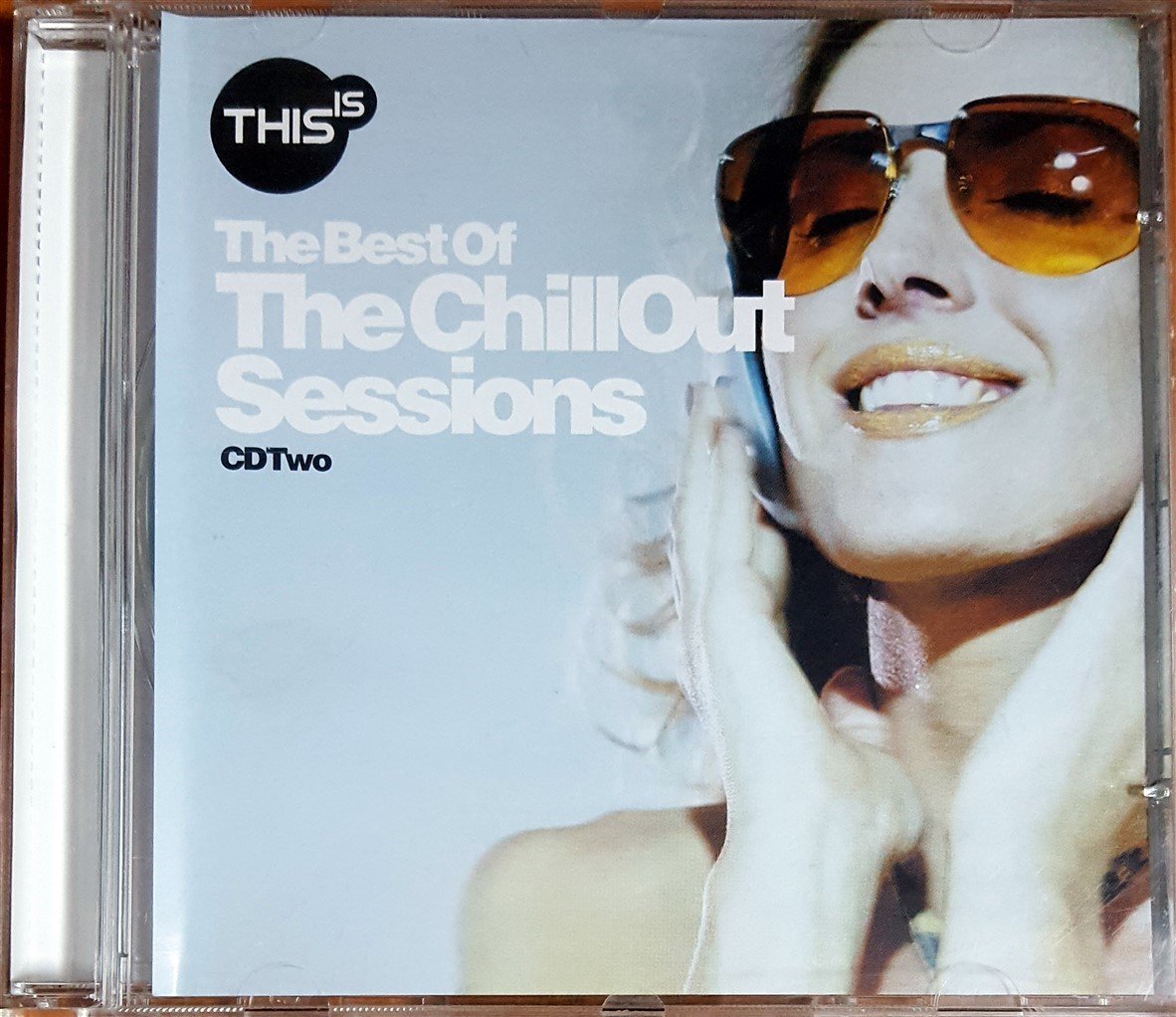 THIS IS THE BEST OF THE CHILL OUT SESSIONS CD TWO / CINEMATIC ORCHESTRA, KRUDER & DORFMEISTER, A MAN CALLED ADAM, DJ LION, INSHU (2003) BEECHWOOD CD 2.EL