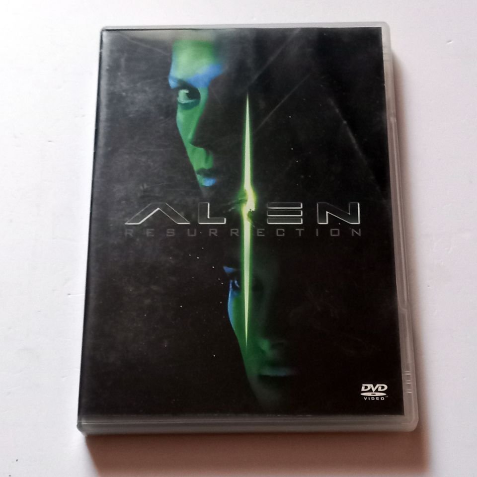 ALIEN RESURRECTION - SIGOURNEY WEAVER, WINONA RYDER, YÖN.: JEAN-PIERRE JEUNET - DVD 2.EL TR ALTYAZI YOKTUR